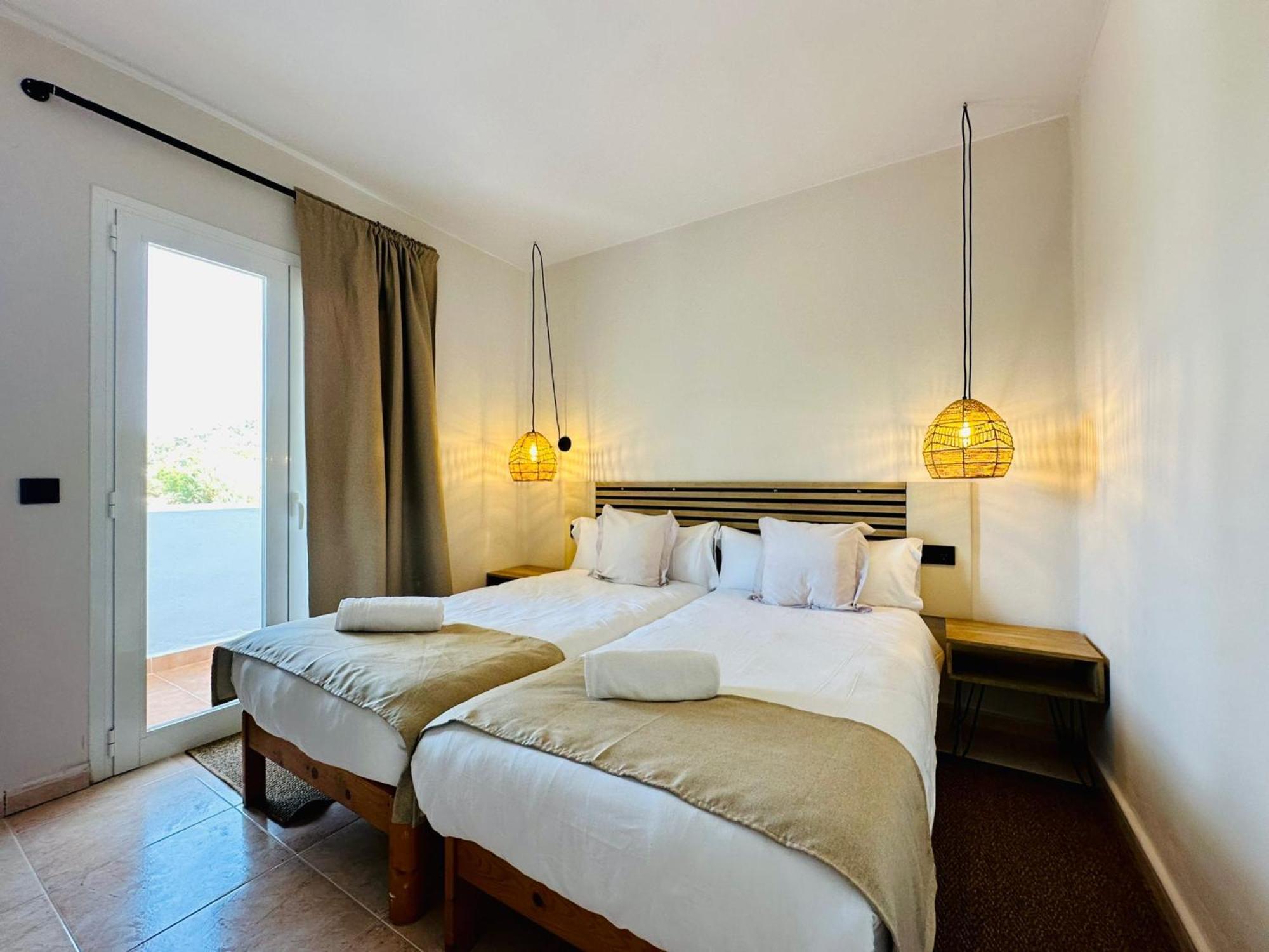 Apartamentos Ses Veles Cala Llonga  Luaran gambar