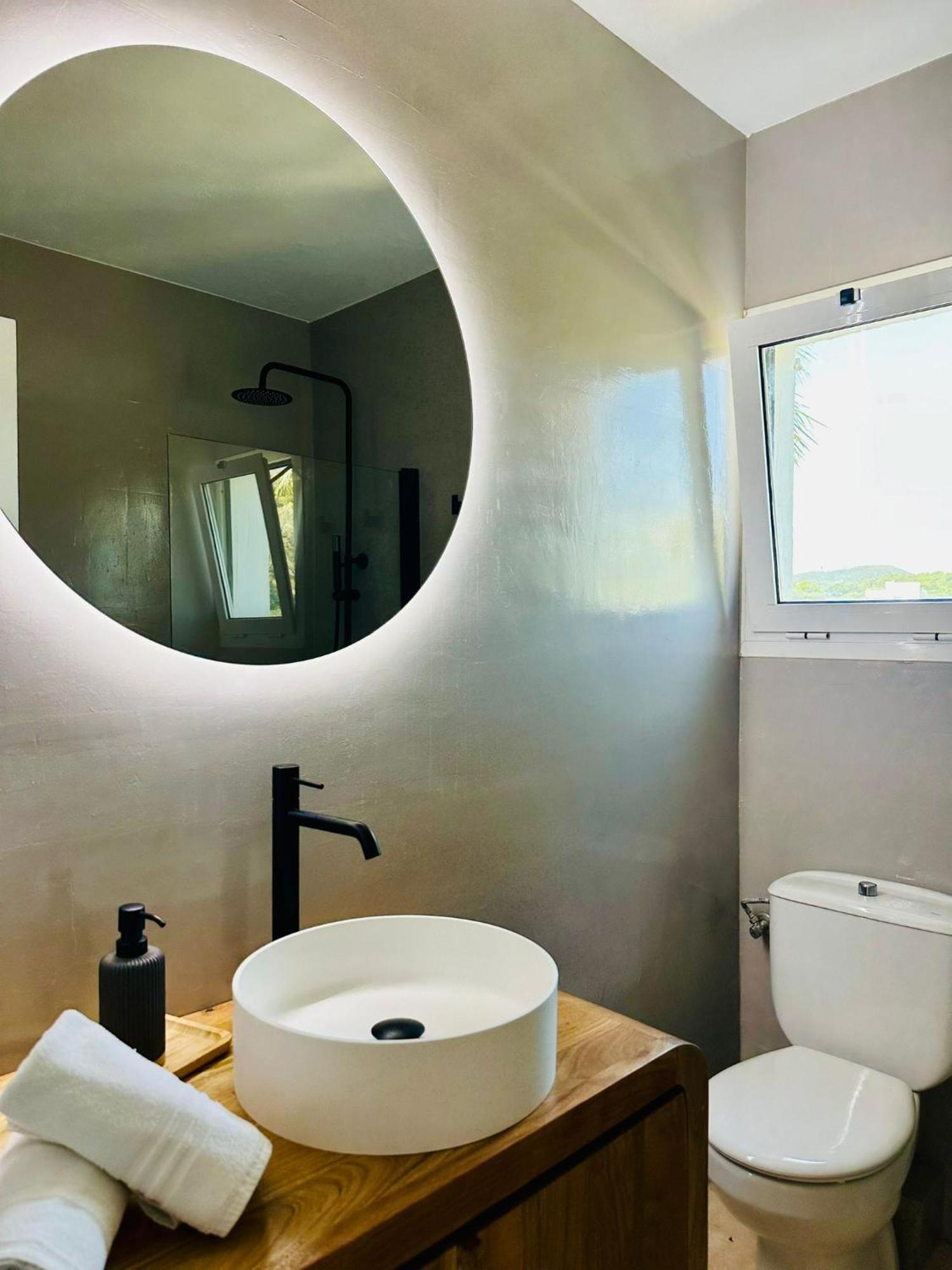 Apartamentos Ses Veles Cala Llonga  Luaran gambar