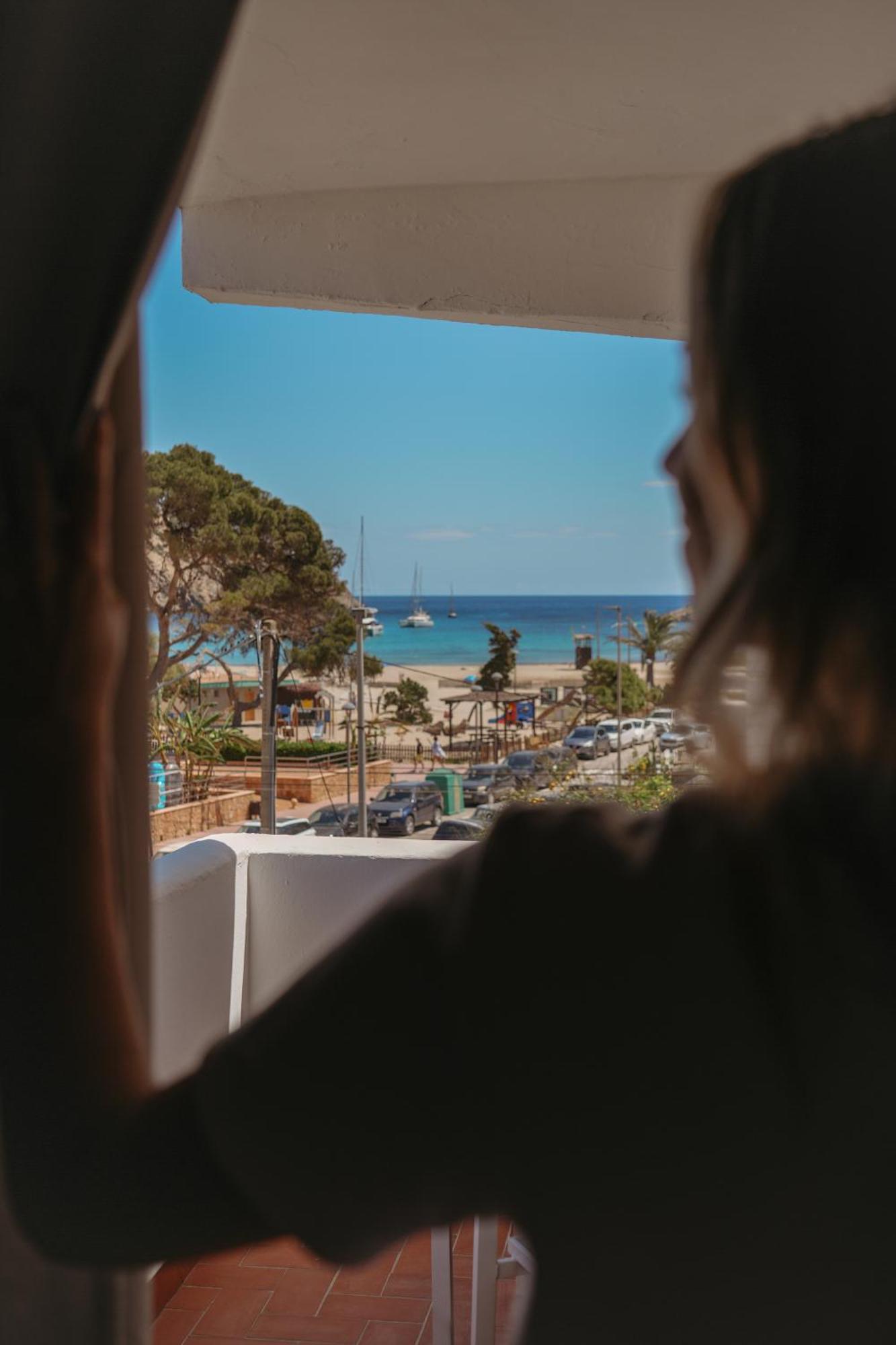 Apartamentos Ses Veles Cala Llonga  Luaran gambar