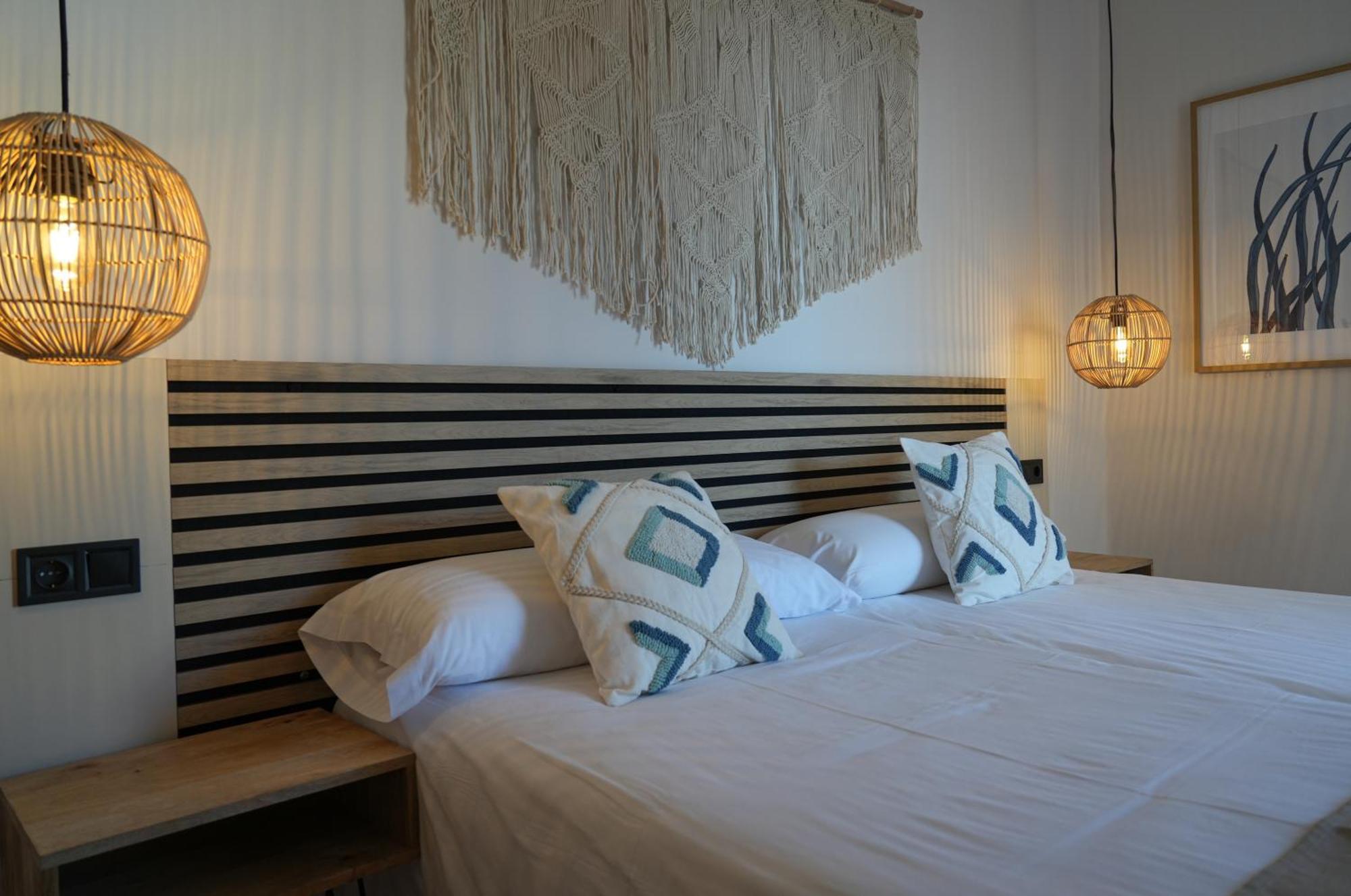Apartamentos Ses Veles Cala Llonga  Luaran gambar