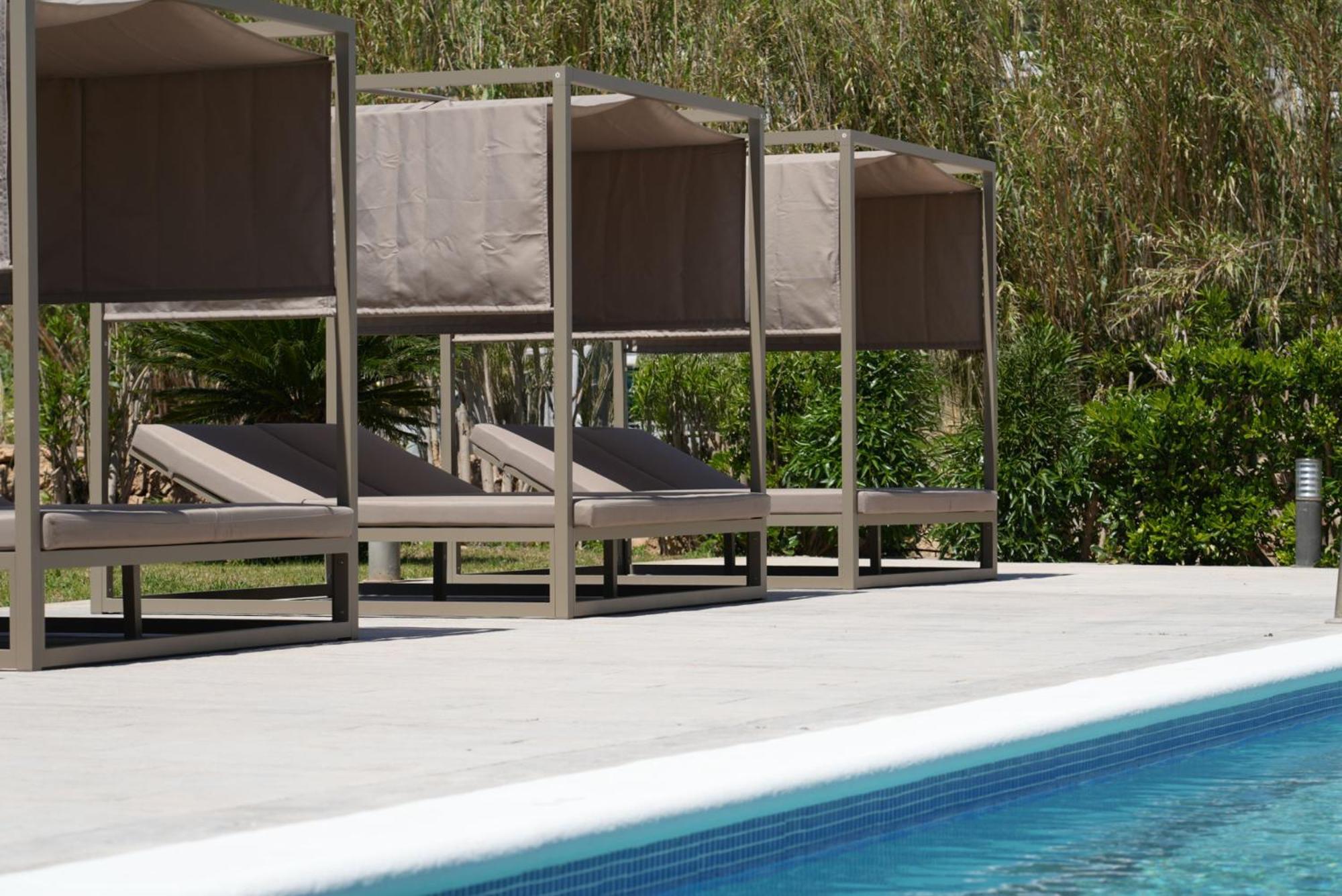 Apartamentos Ses Veles Cala Llonga  Luaran gambar