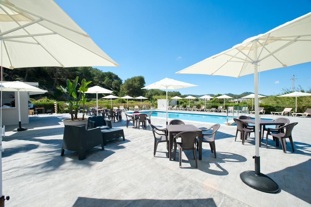 Apartamentos Ses Veles Cala Llonga  Luaran gambar