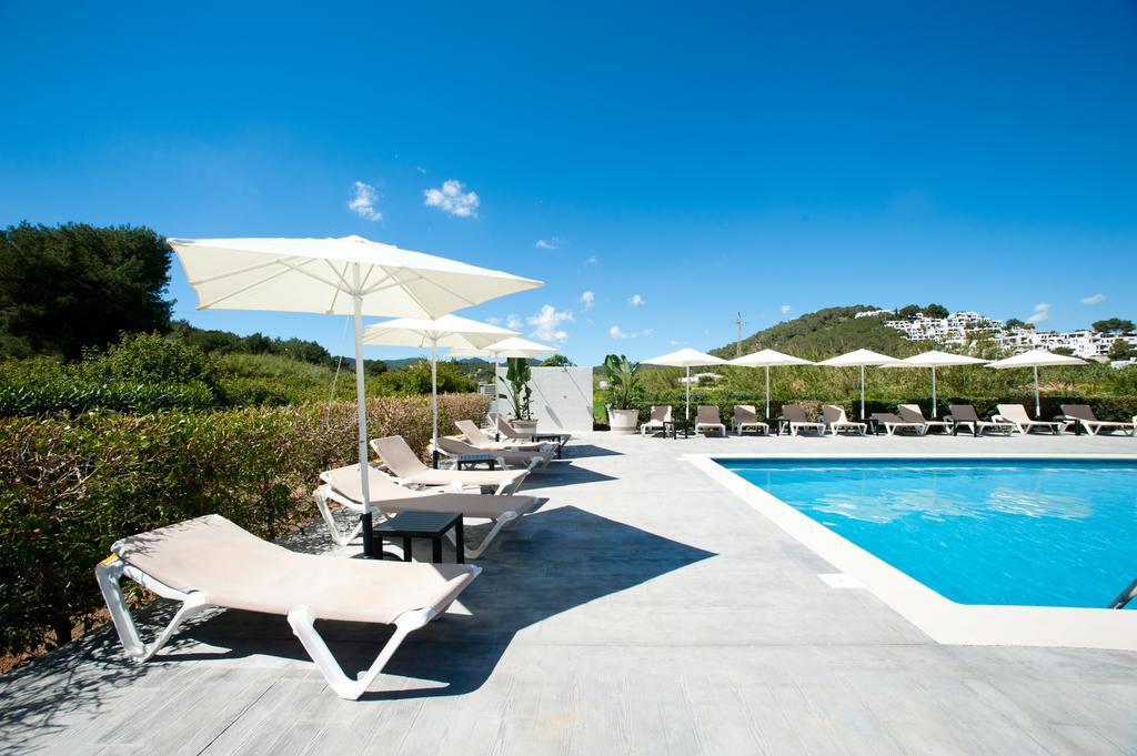 Apartamentos Ses Veles Cala Llonga  Luaran gambar