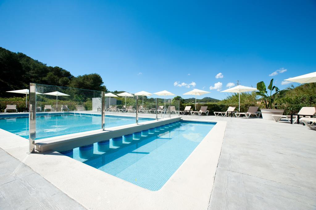 Apartamentos Ses Veles Cala Llonga  Luaran gambar